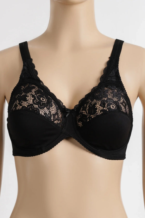 Wired bra with lace