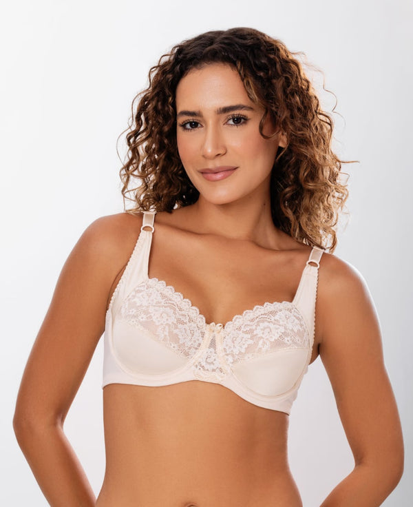 Wired bra with lace