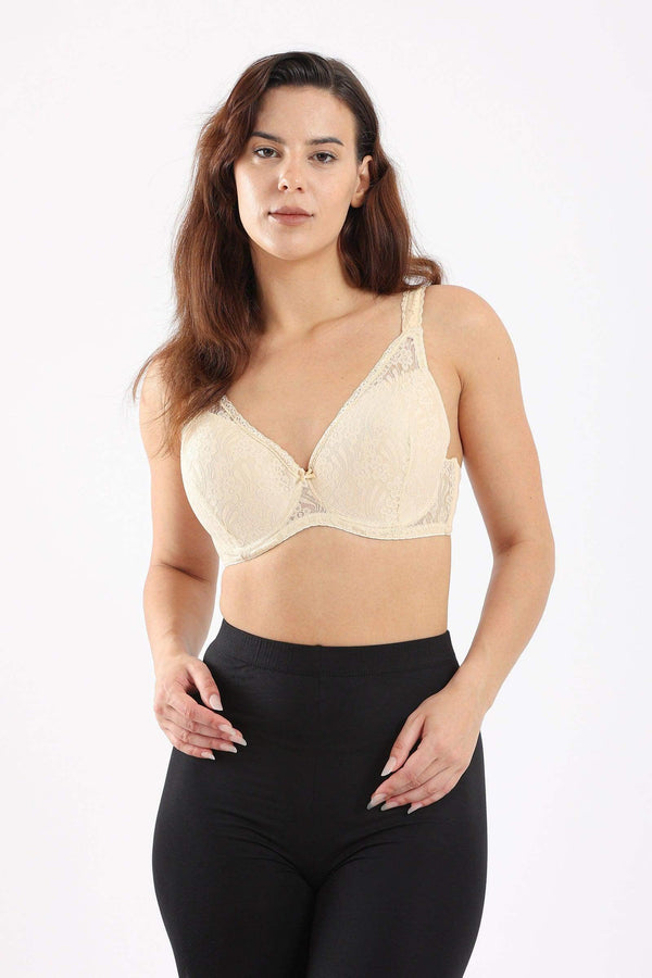 Padded bra with lace trim