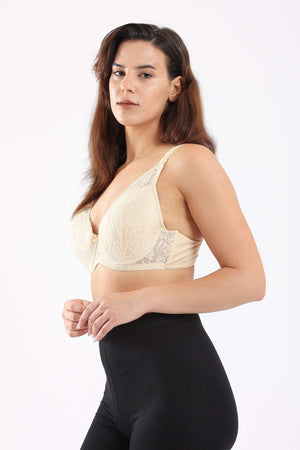 Padded bra with lace trim