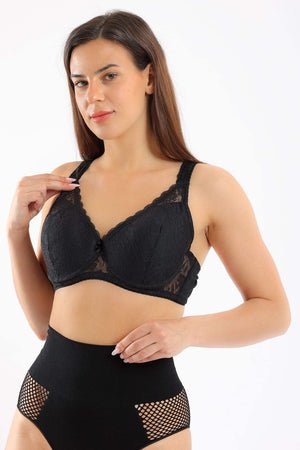 Padded bra with lace trim