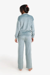 طقم بيجامة مخملي برقبة عالية