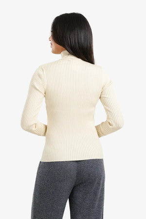 Ribbed pullover with a round neck