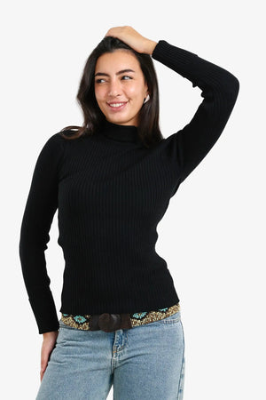 Ribbed pullover with a round neck