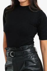 بلوفر بأكمام قصيرة