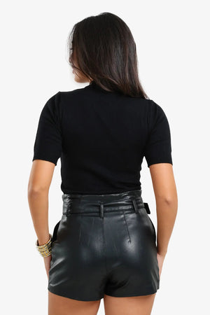 بلوفر بأكمام قصيرة