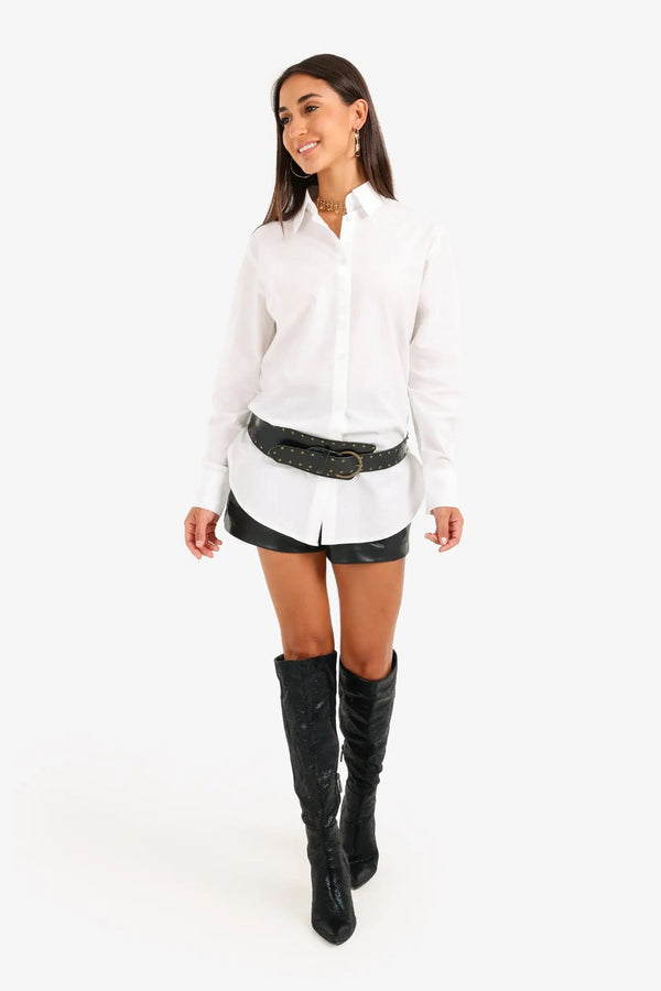 قميص مريح طويل ومنخفض