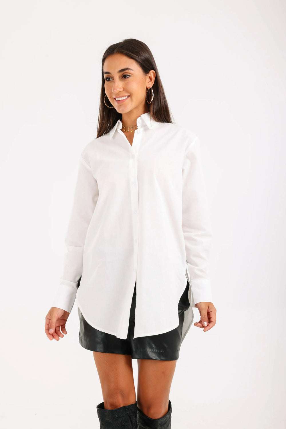 قميص مريح طويل ومنخفض