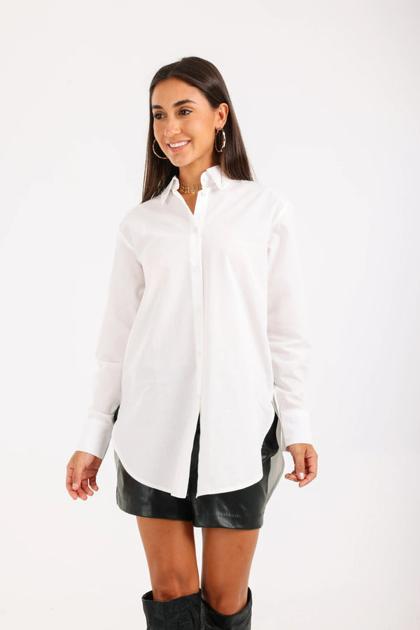 قميص مريح طويل ومنخفض