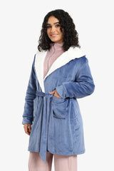 رداء مبطن مخملي بغطاء للرأس