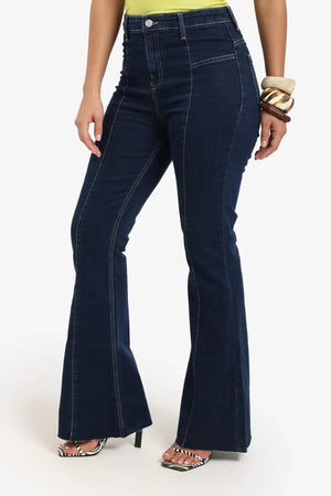 Wide-leg, high-waisted jeans