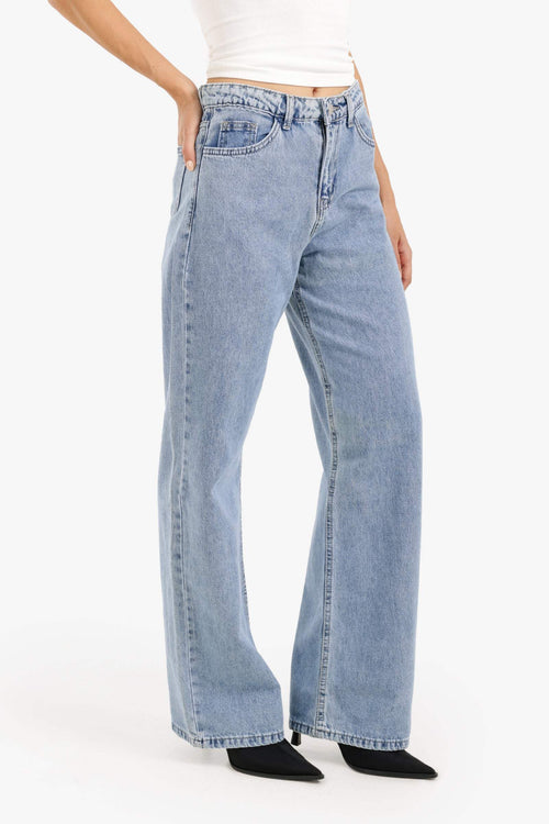 Straight-leg jeans
