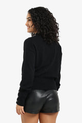 بلوفر بتفاصيل أزرار