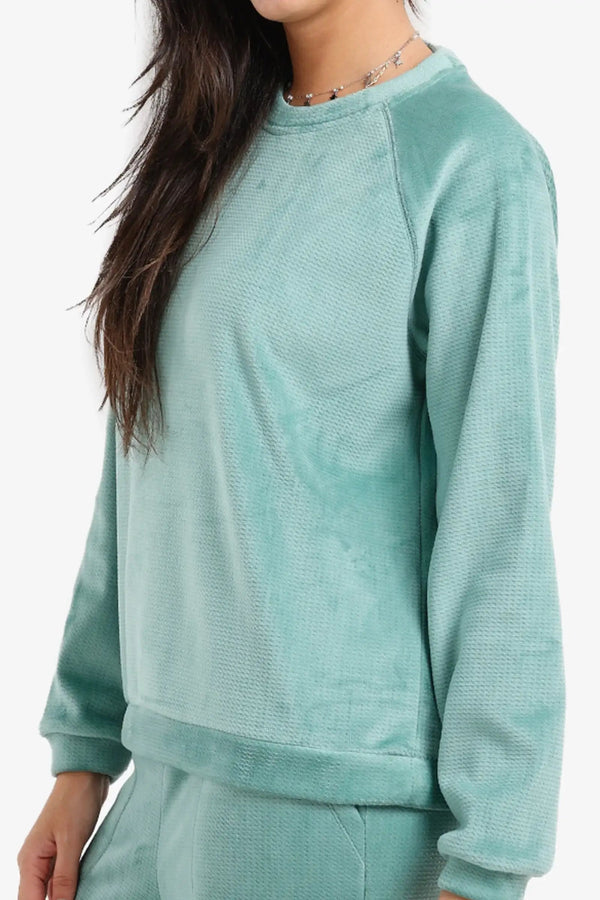 طقم بيجامة بنقوش منسوجة