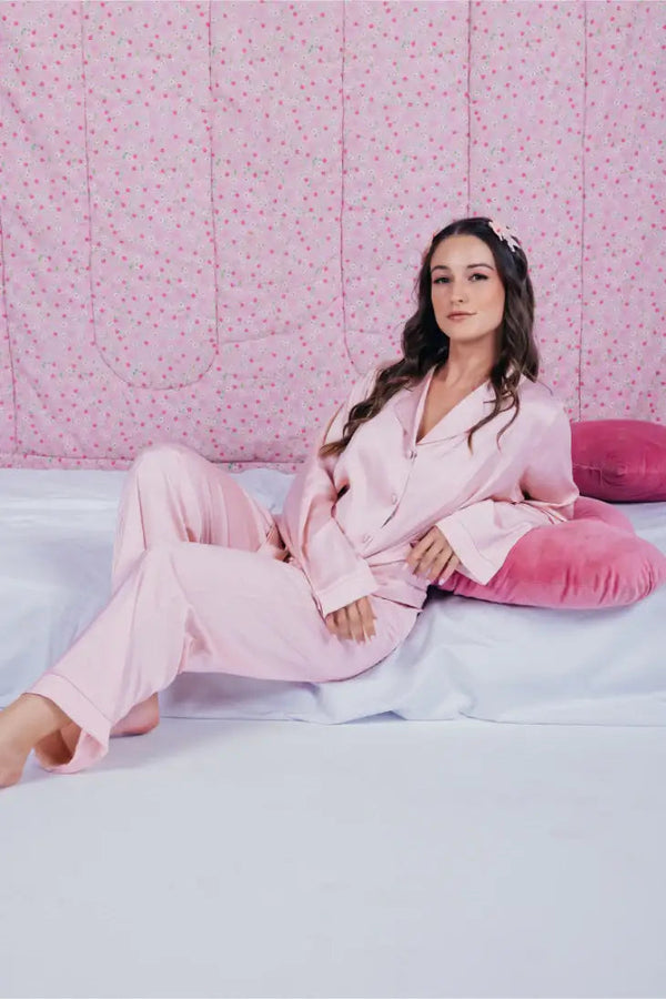 طقم بيجامة ساتان كلاسيكي