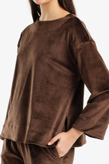 طقم بيجامة مخملية بأكمام طويلة