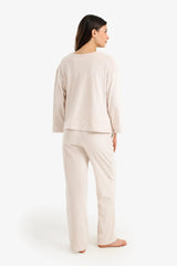 طقم بيجامة مخملية بأكمام طويلة