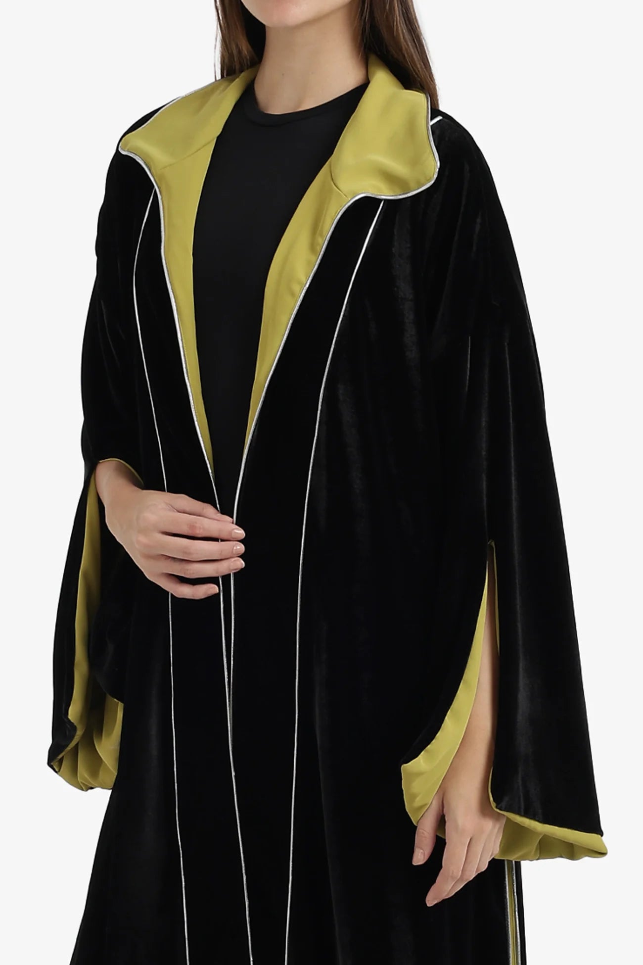 كيمونو مخمل مبطّن بلون متباين