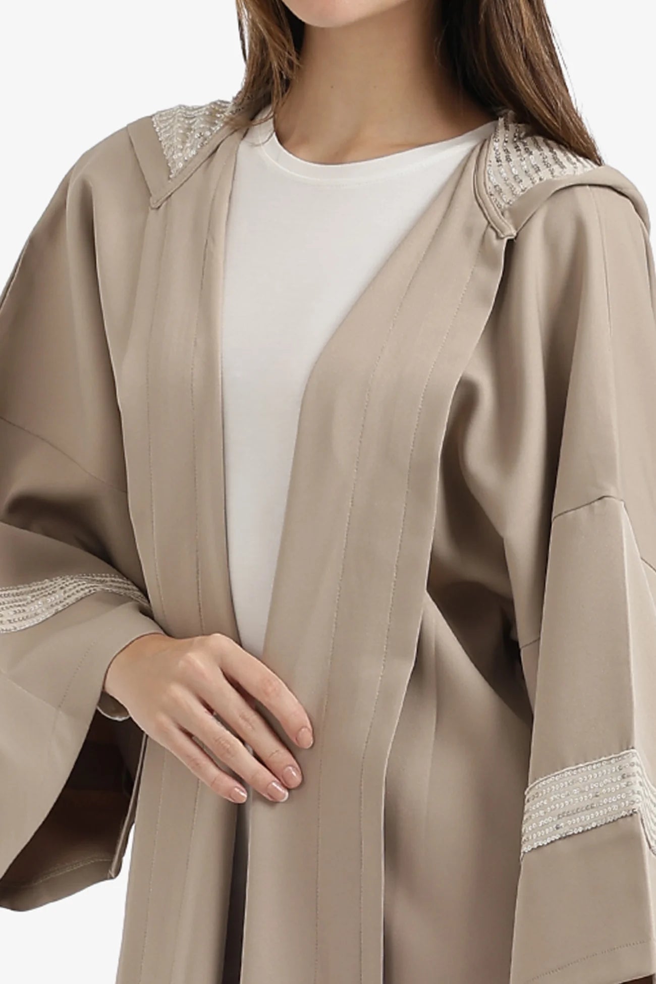 كيمونو بغطاء للرأس مزين بالترتر المتباين