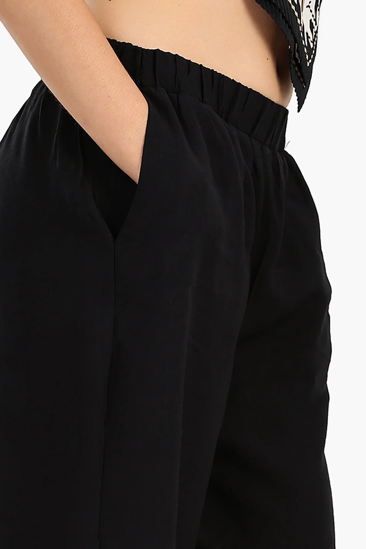 بنطال بخصر عالي و بقصة ساق واسعة - Carinasaudi.com