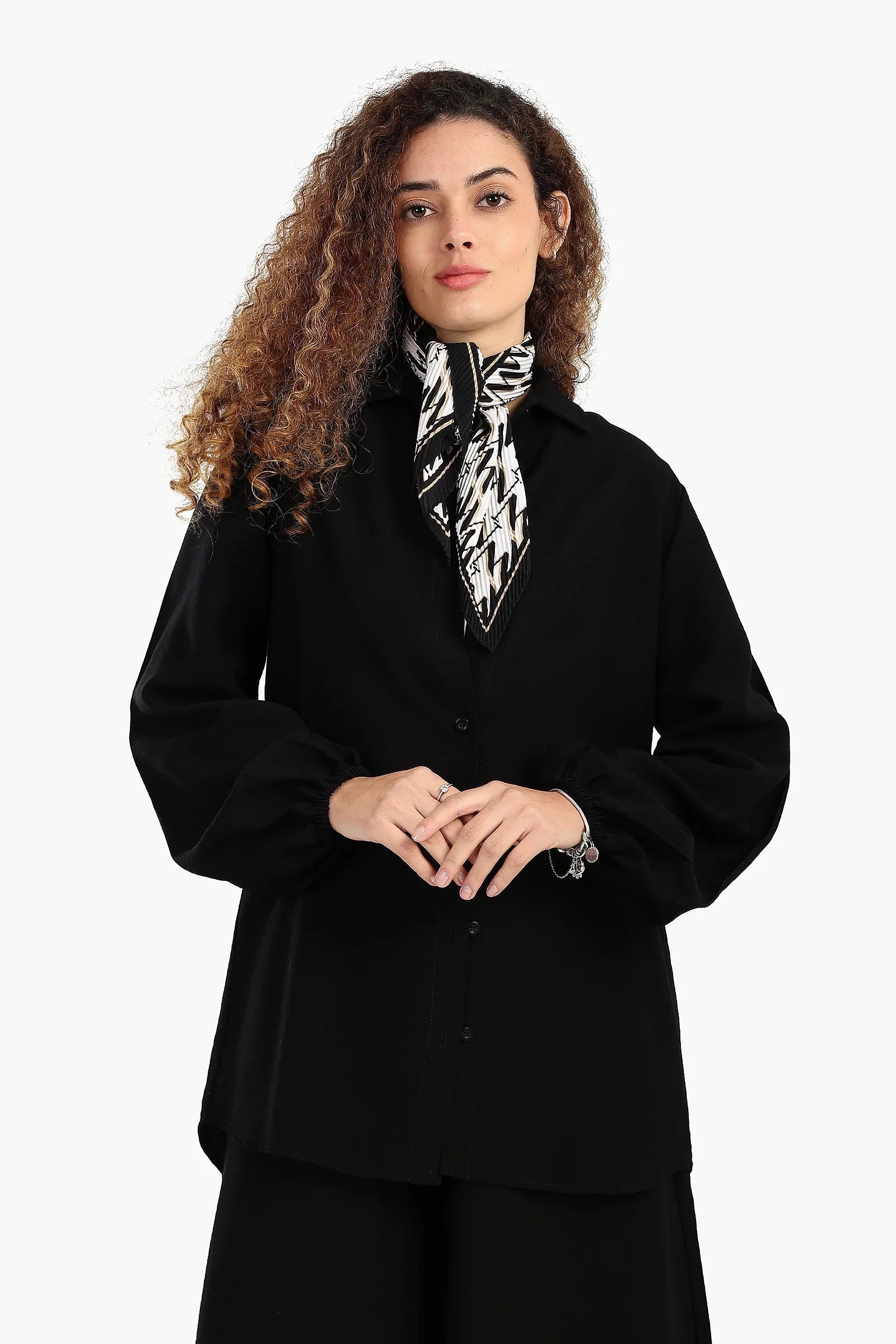 قميص كتان بأكمام طويلةو بسوار مطاطي - Carinasaudi.com