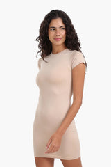 فستان قصير  باكمام قصيرة برقبة ضيقة - Carinasaudi.com