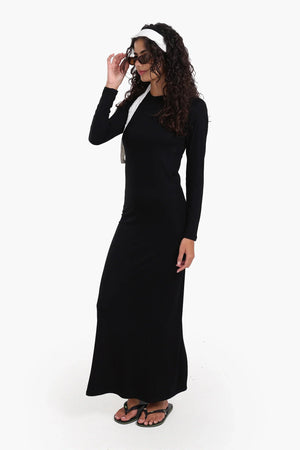 Long dress with long sleeves