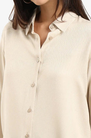 قميص أساسي ذو حافة مستديرة