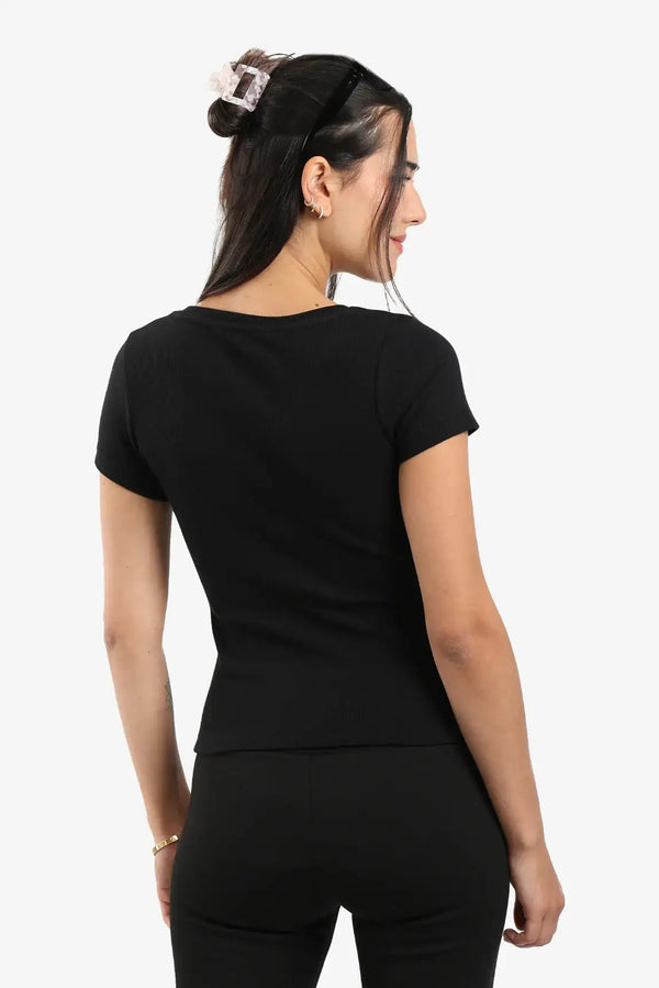 Fitted blouse with a V-neck