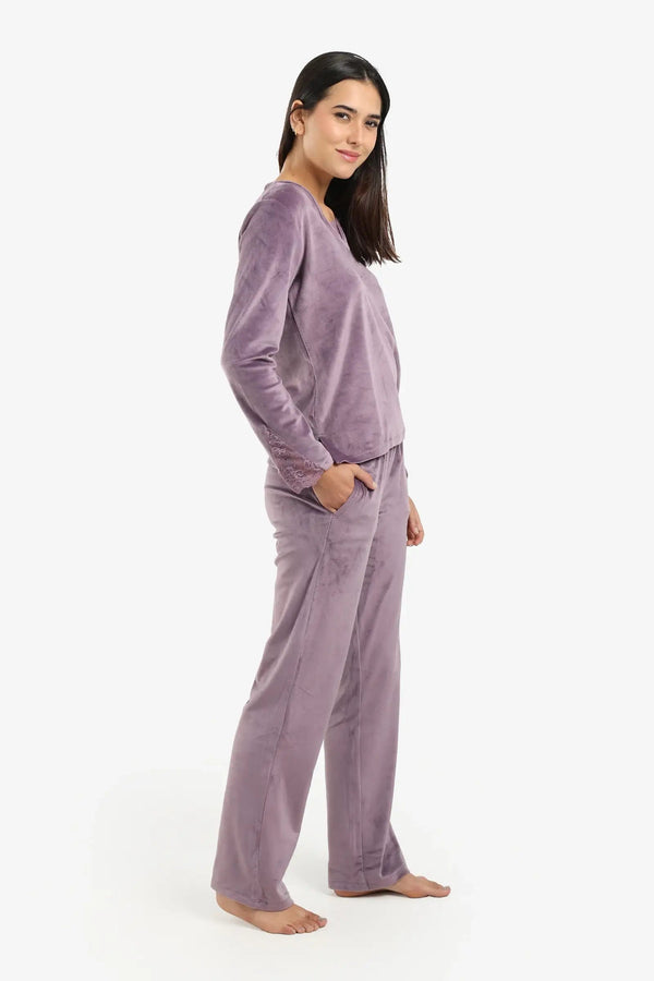 v V-neck pajama set