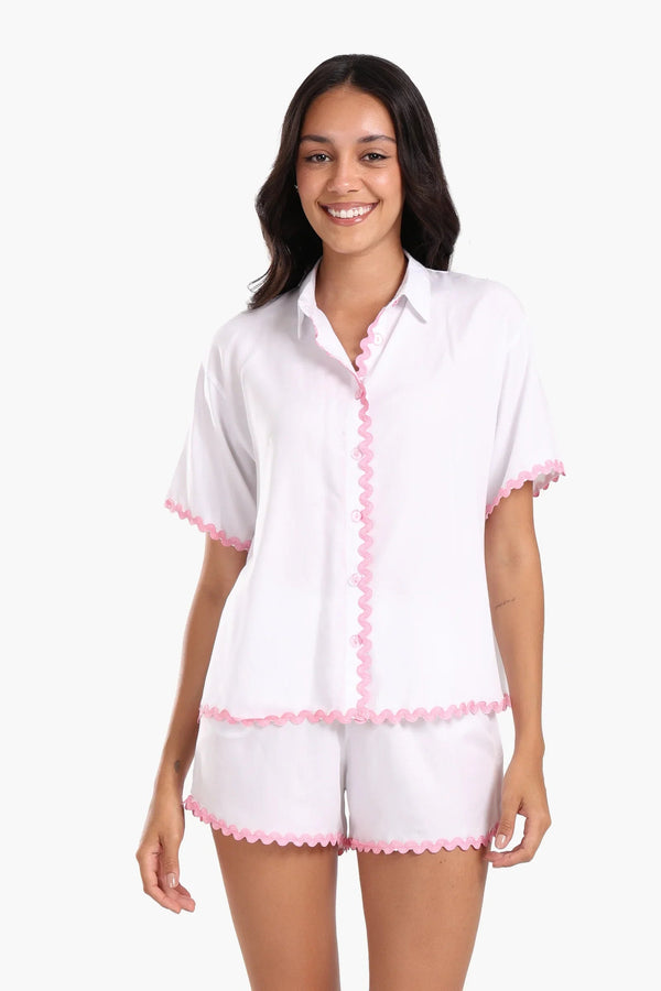 Pajamas with wavy edges