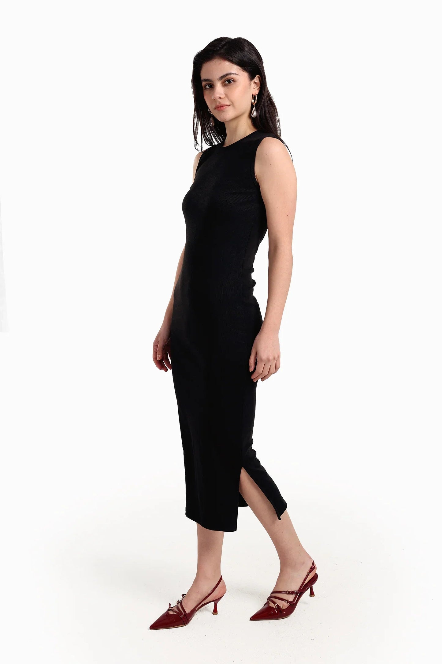 فستان متوسط الطول بدون اكمام بفتحة جانبية - Carinasaudi.com