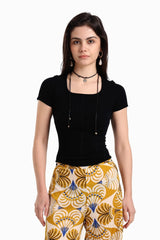 بلوزة باكمام قصيرة بحواف غير متماثلة - Carinasaudi.com