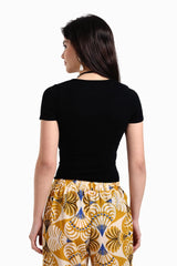 بلوزة باكمام قصيرة بحواف غير متماثلة - Carinasaudi.com