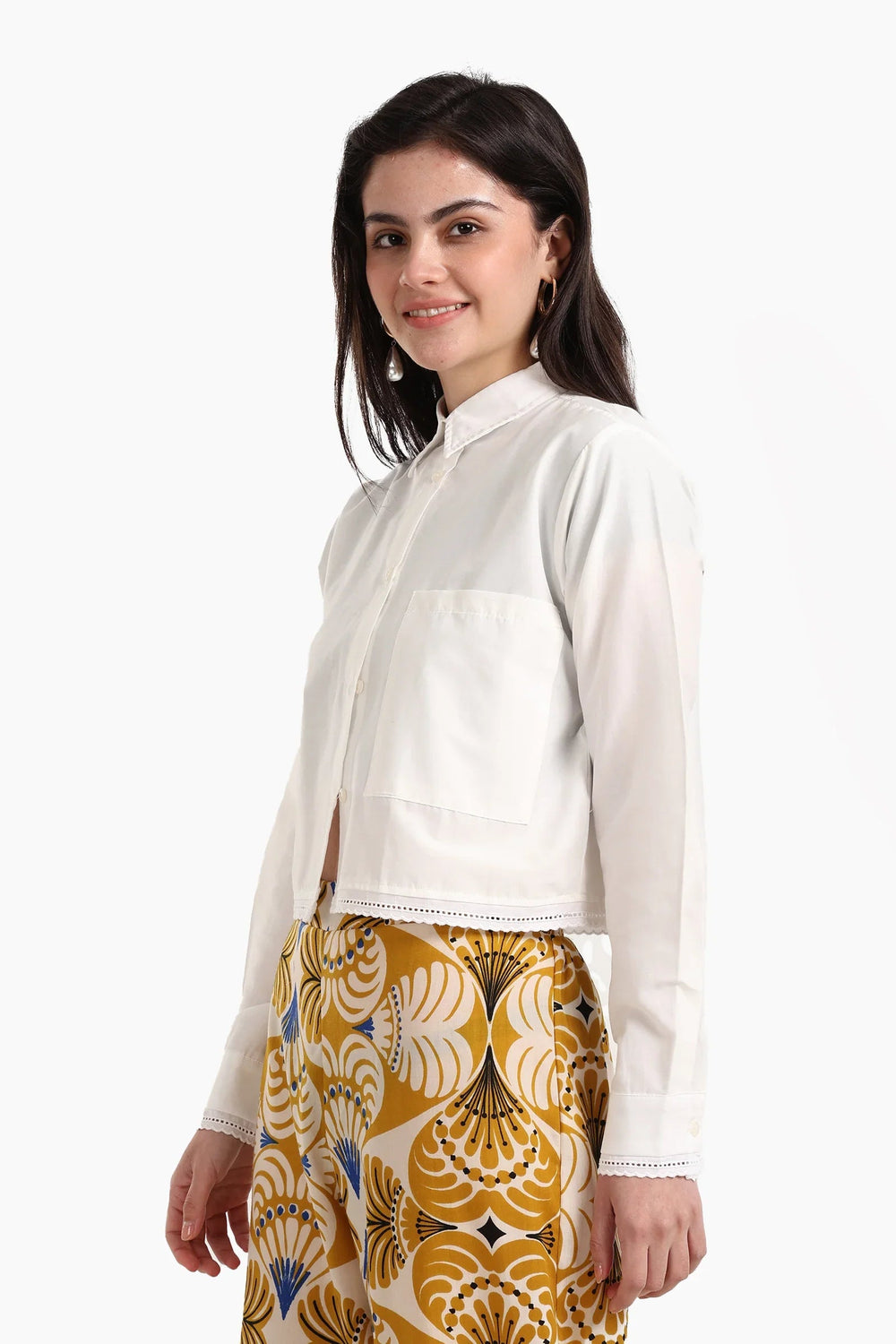 Cropped poplin shirt with lace trim