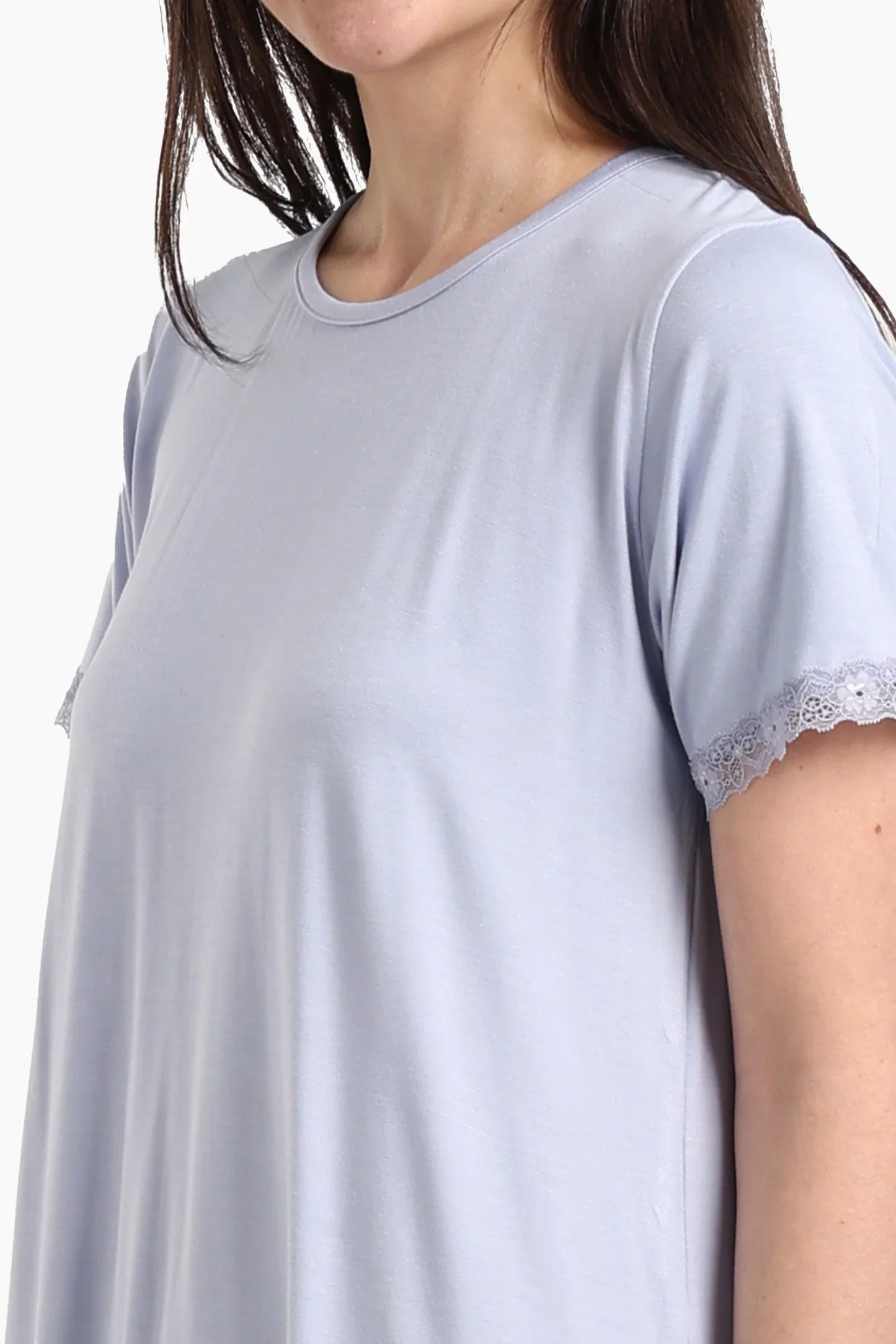 قميص نوم مزين بالدانتيل - Carinasaudi.com