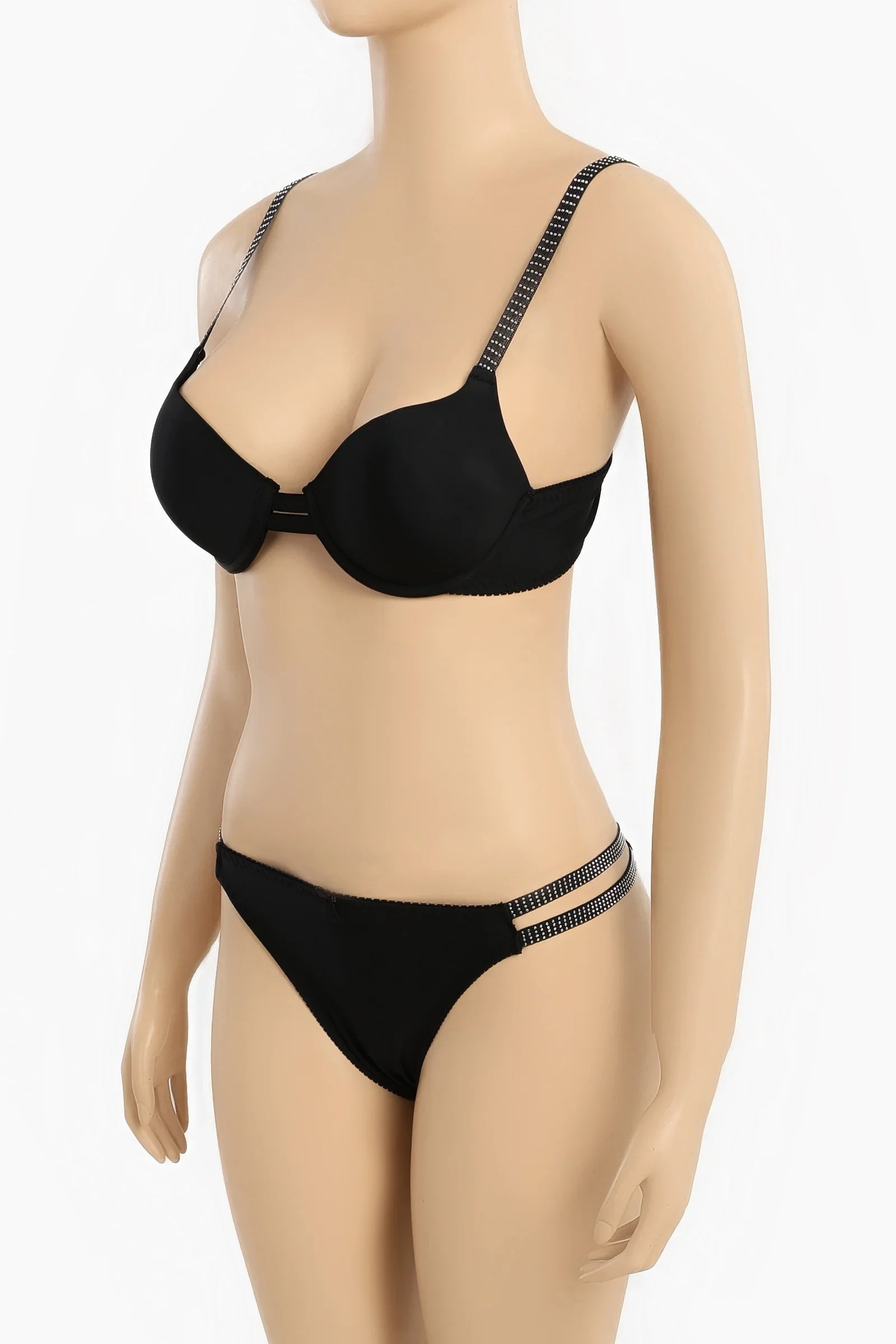 طقم مكون من صدرية و سروال داخلي مزين بالخرز - Carinasaudi.com