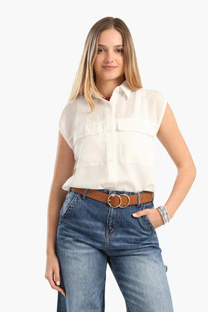 Sleeveless shirt with front pockets