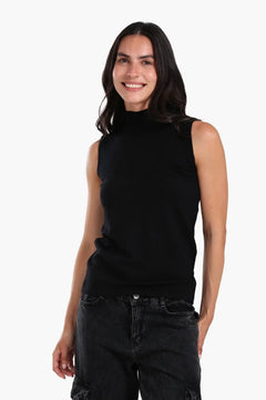 Sleeveless jumper with a high neck