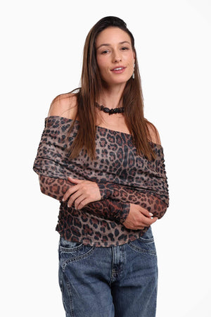 بنقشة النمر Off-Shoulder توب