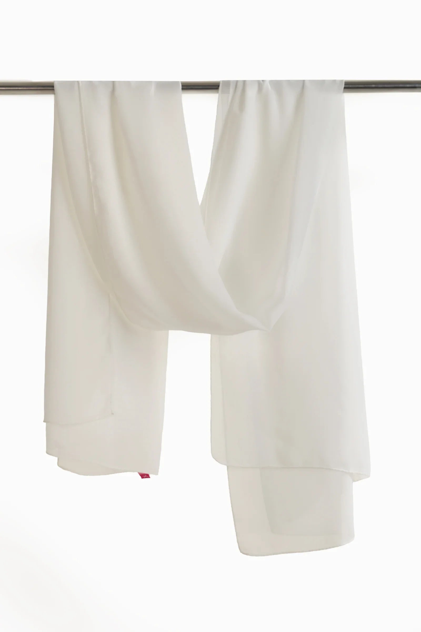 وشاح شيفون بنمط سادة - Carinasaudi.com