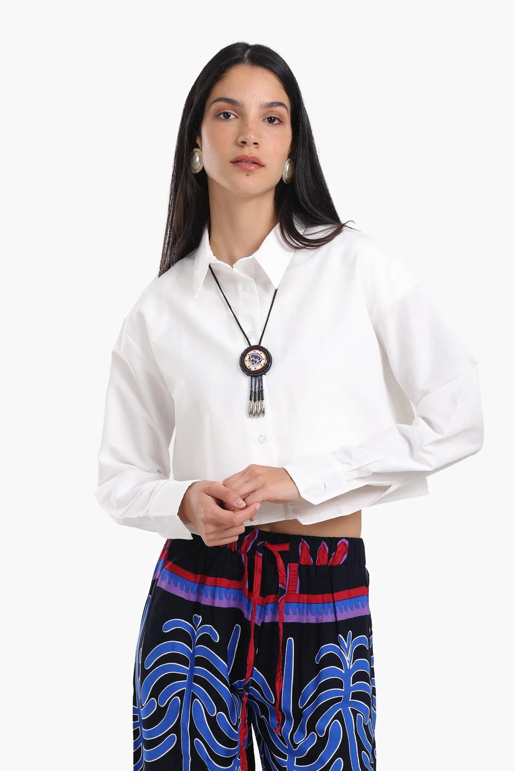 Off-Shoulder cropped shirt