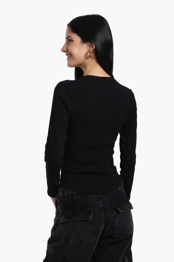 بياقة دائريه وتصميم مضلع Slim Fitتوب