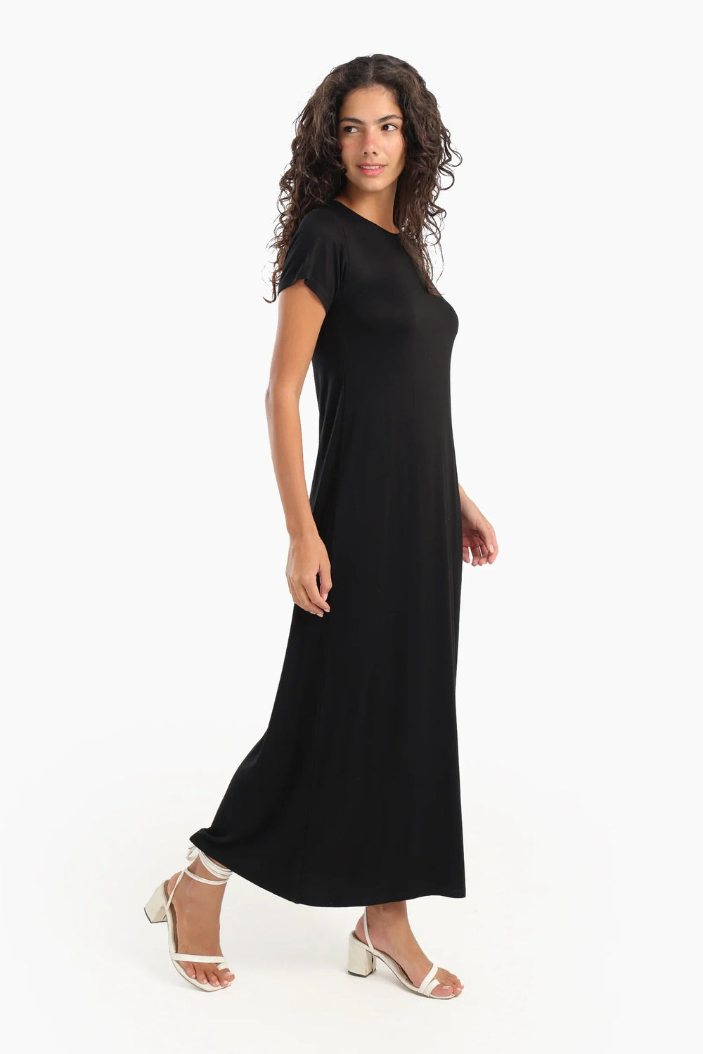 Long dress with short sleeves