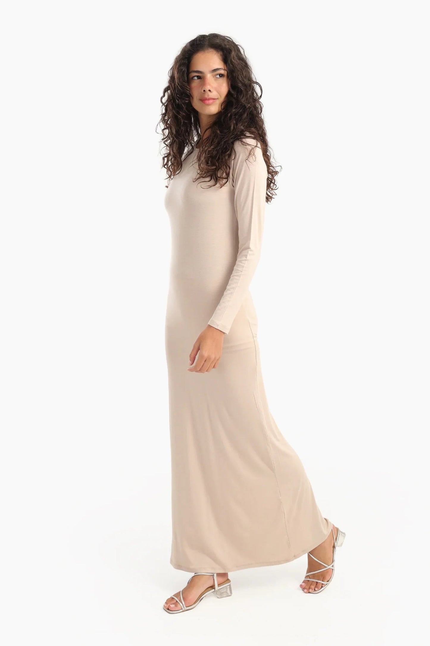 فستان طويل باكمام طويلة - Carinasaudi.com