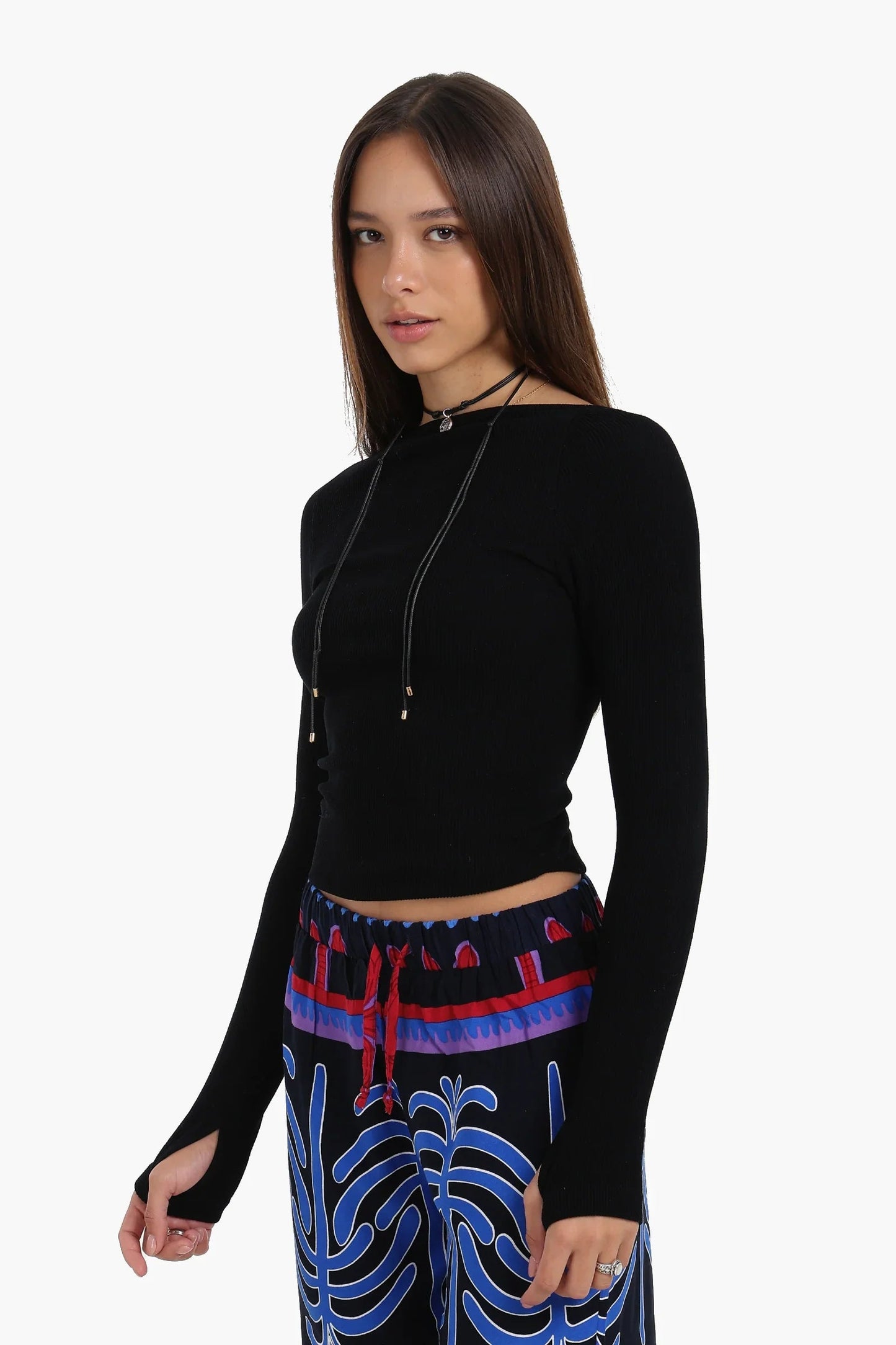 بلوزة مايكروفيبر بدون درزات و بدون ظهر - Carinasaudi.com