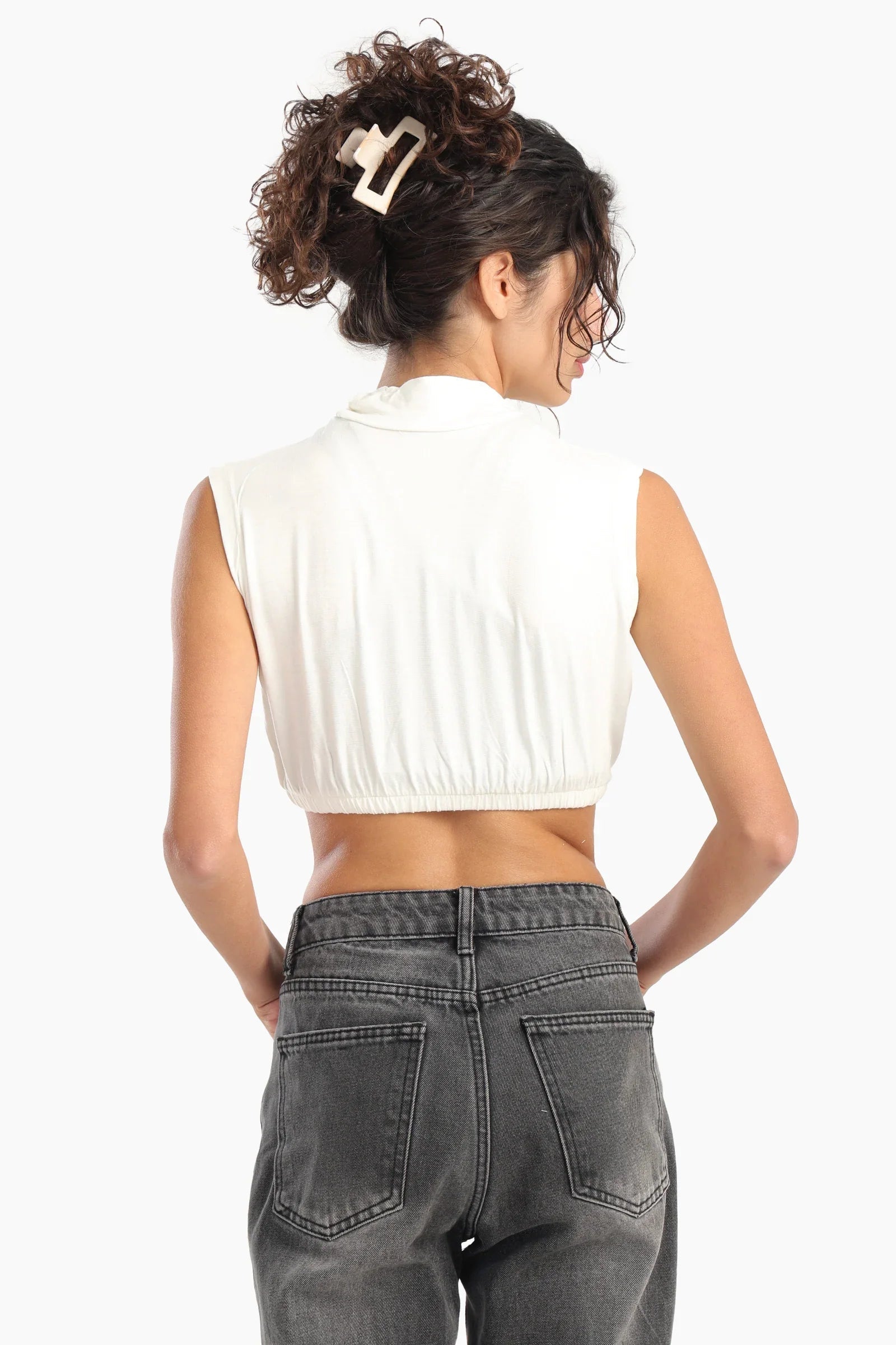 غطاء رقبة بدون أكمام ورقبة عالية - Carinasaudi.com