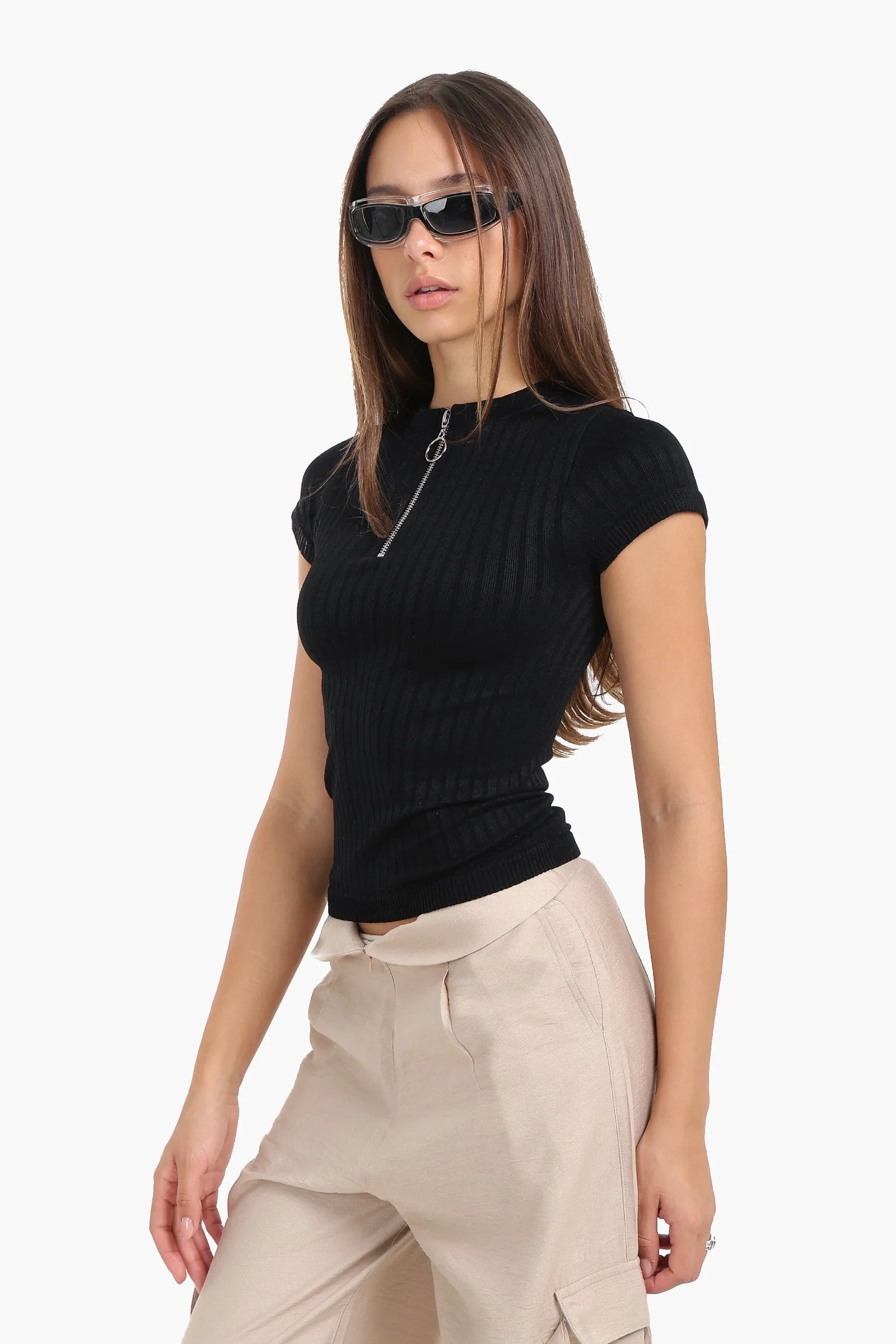 بلوزة دون درزات مضلعة باكمام قصيرة - Carinasaudi.com