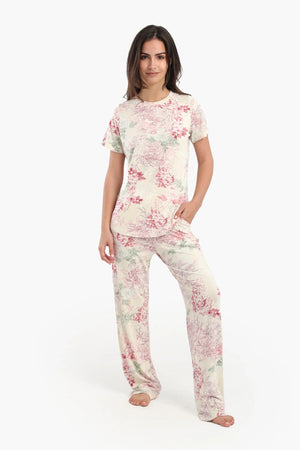 Short-sleeved satin pajamas with a floral print