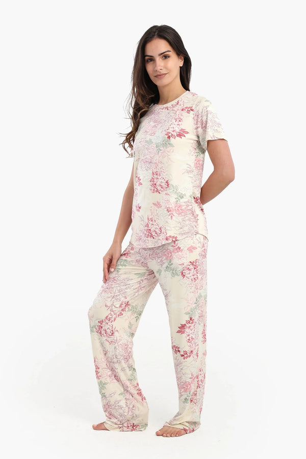 Short-sleeved satin pajamas with a floral print